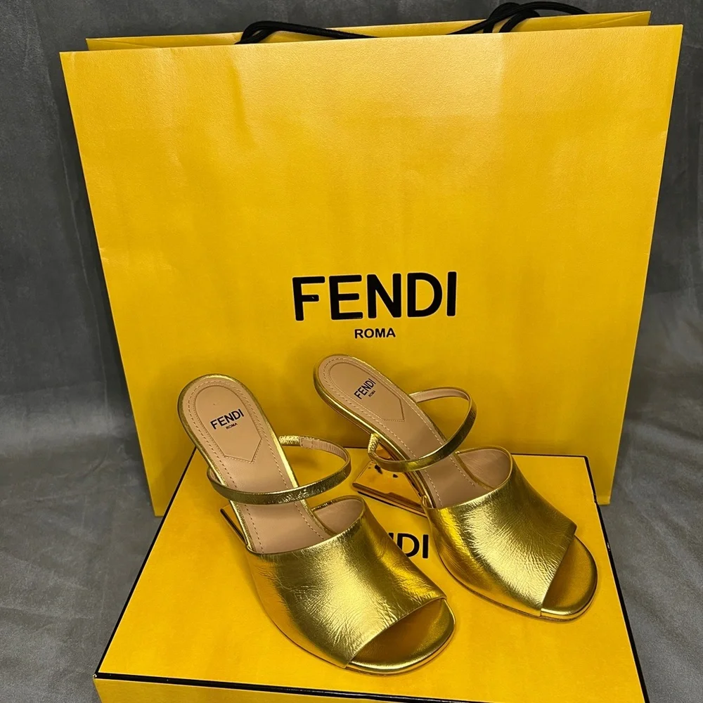 Fendi First Sandal - Picture 5 of 6